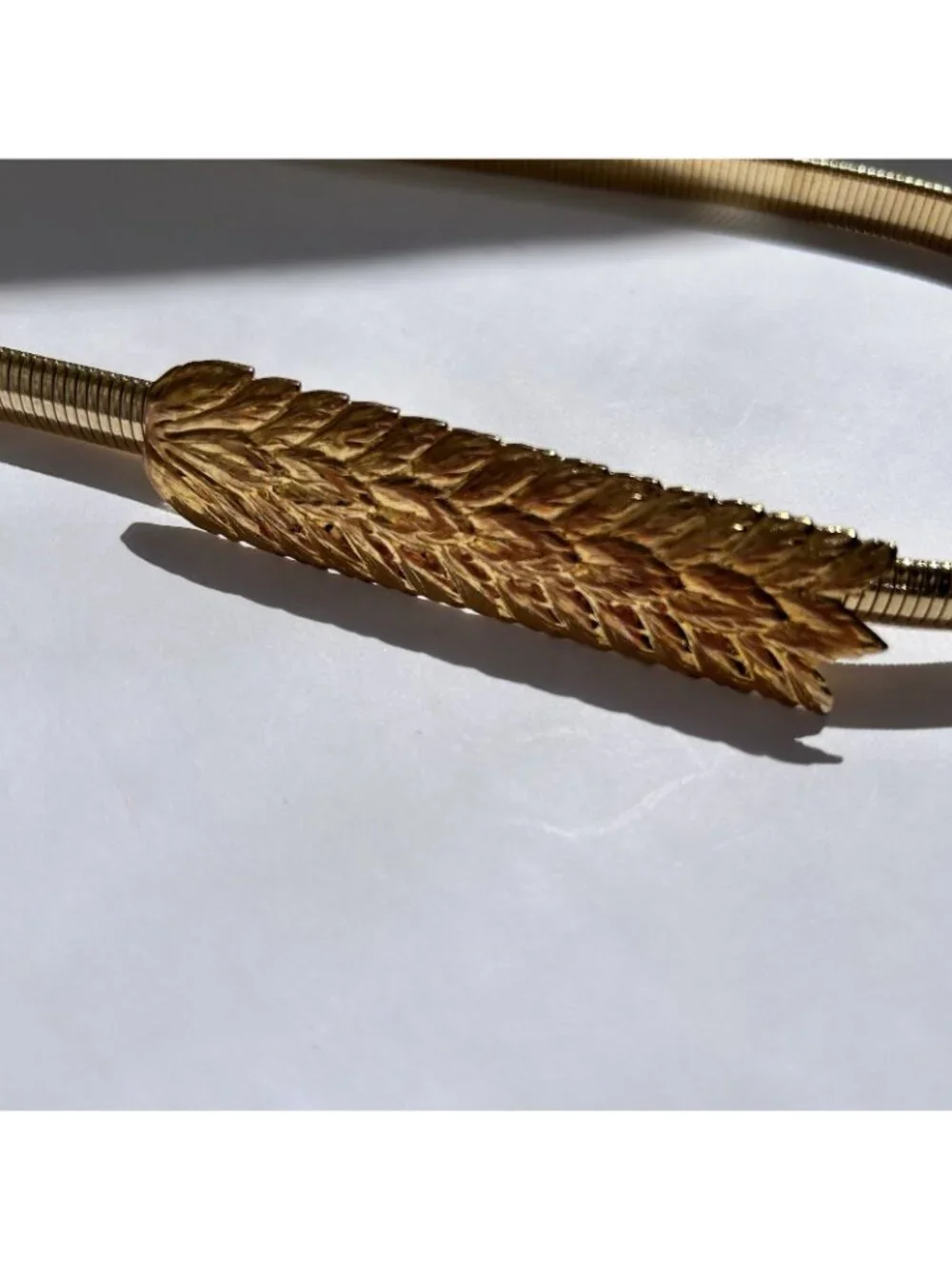 Vintage Goldtone Metallic Skinny Stretchy Metal Belt Ornate Leaf Buckle